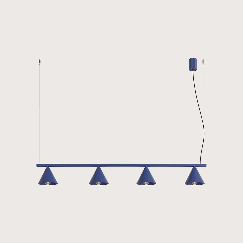Suspension cône en acier, coloris outremer (4 lumières – barre 122 cm)