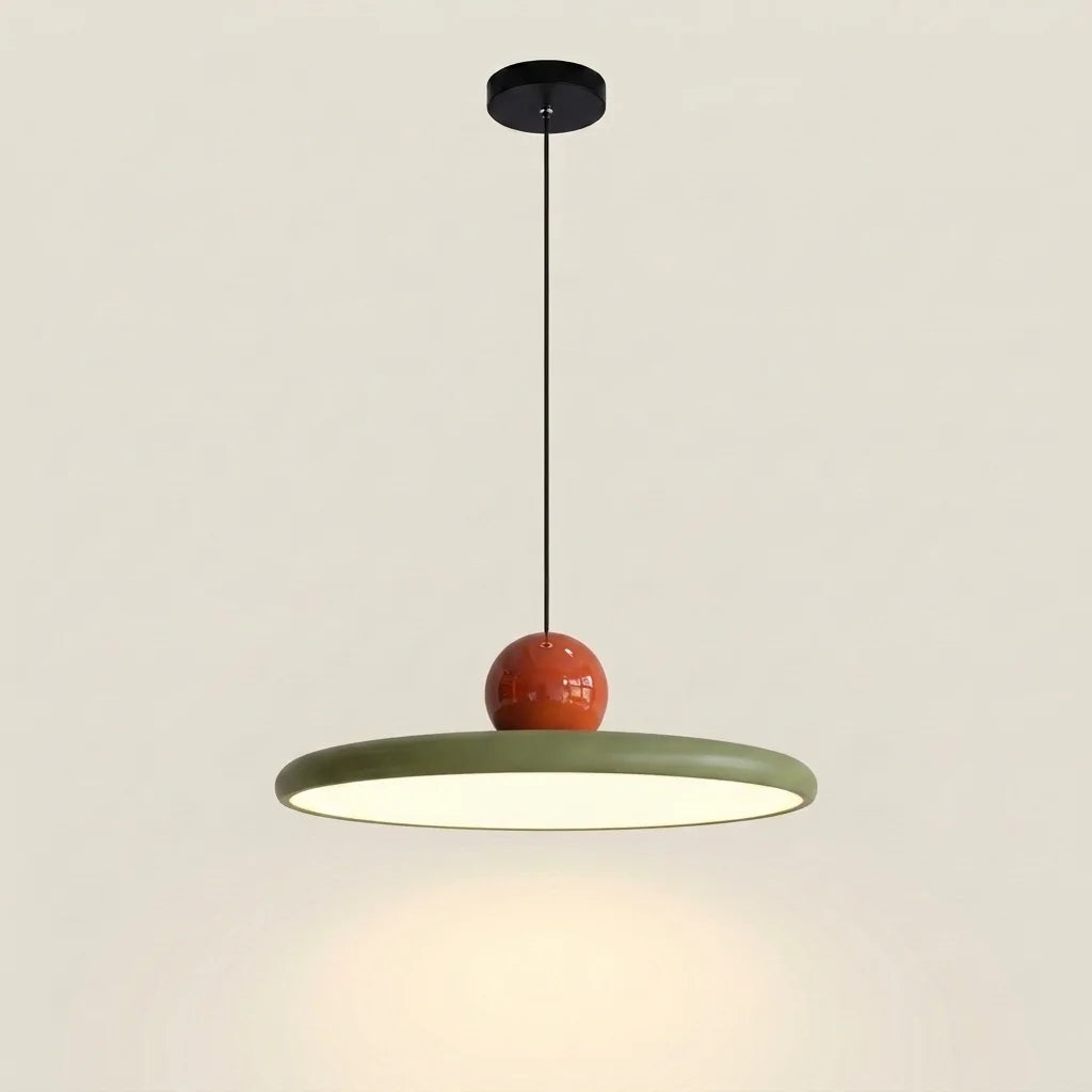 Suspension disque LED verte surmontée d’une boule rouge