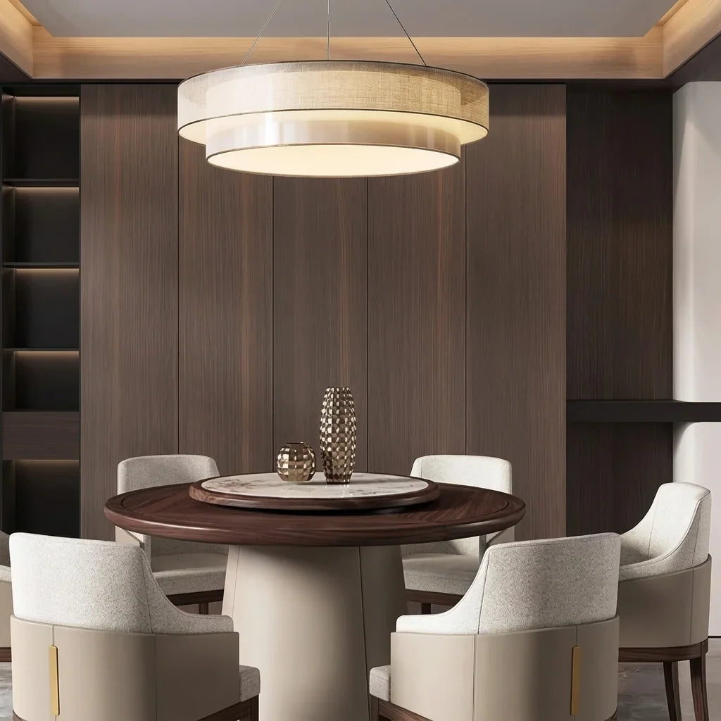 Suspension double tambour au-dessus d’une table ronde