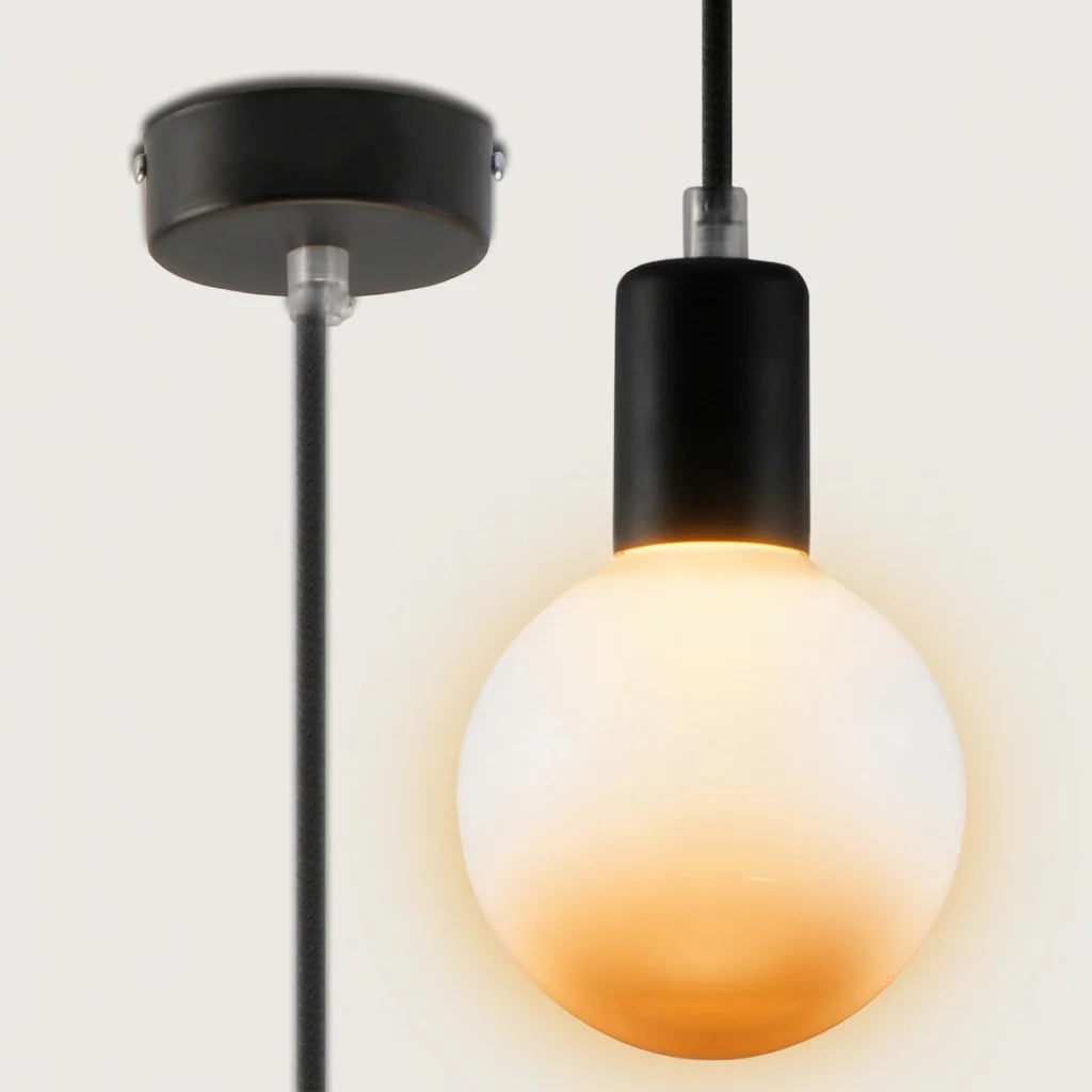 Suspension douille noire minimaliste allumée