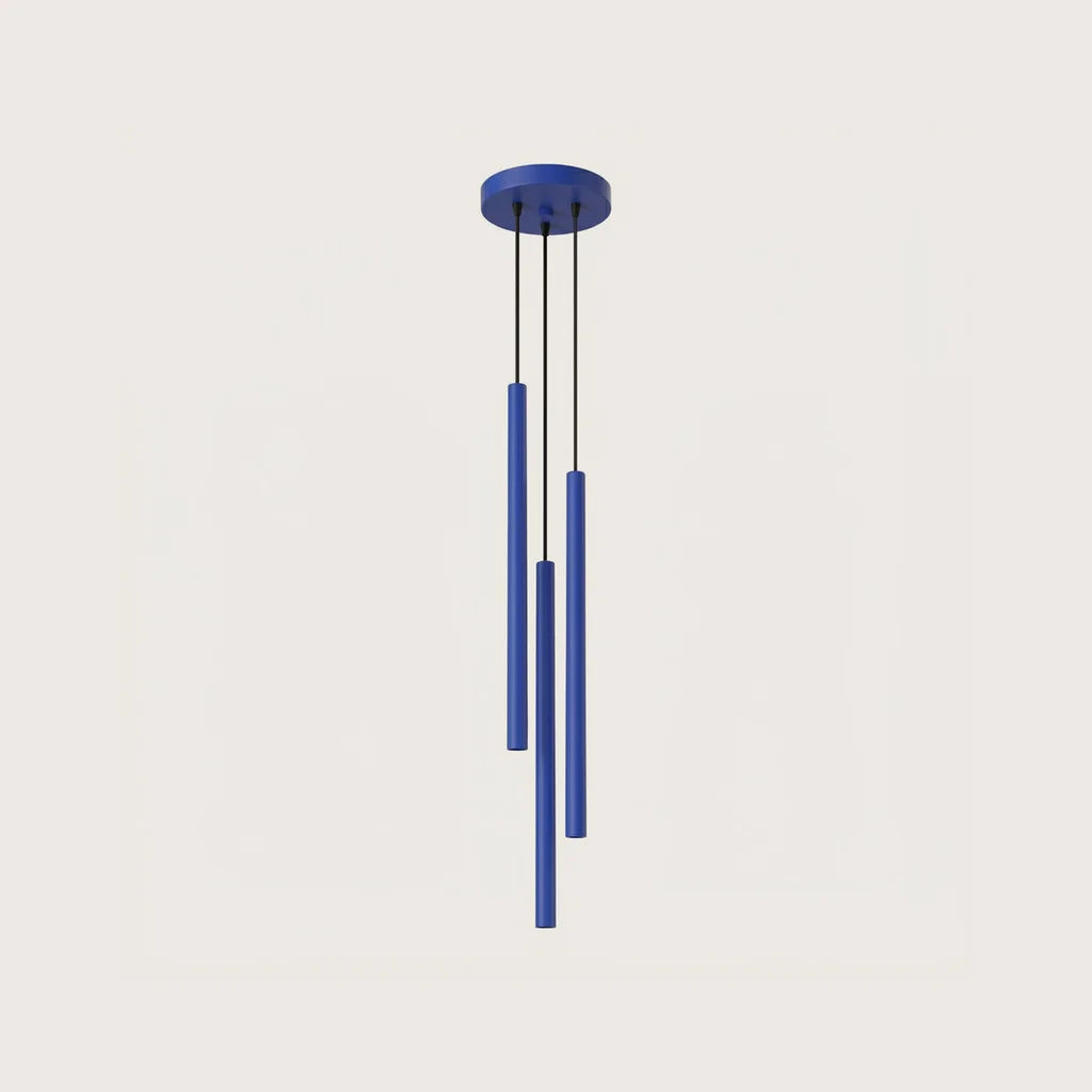 Suspension grappe tubes fins façon bougie, coloris outremer (3 lumières – acier)