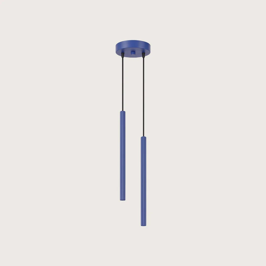 Suspension grappe tubes fins striés, coloris outremer (2 lumières)