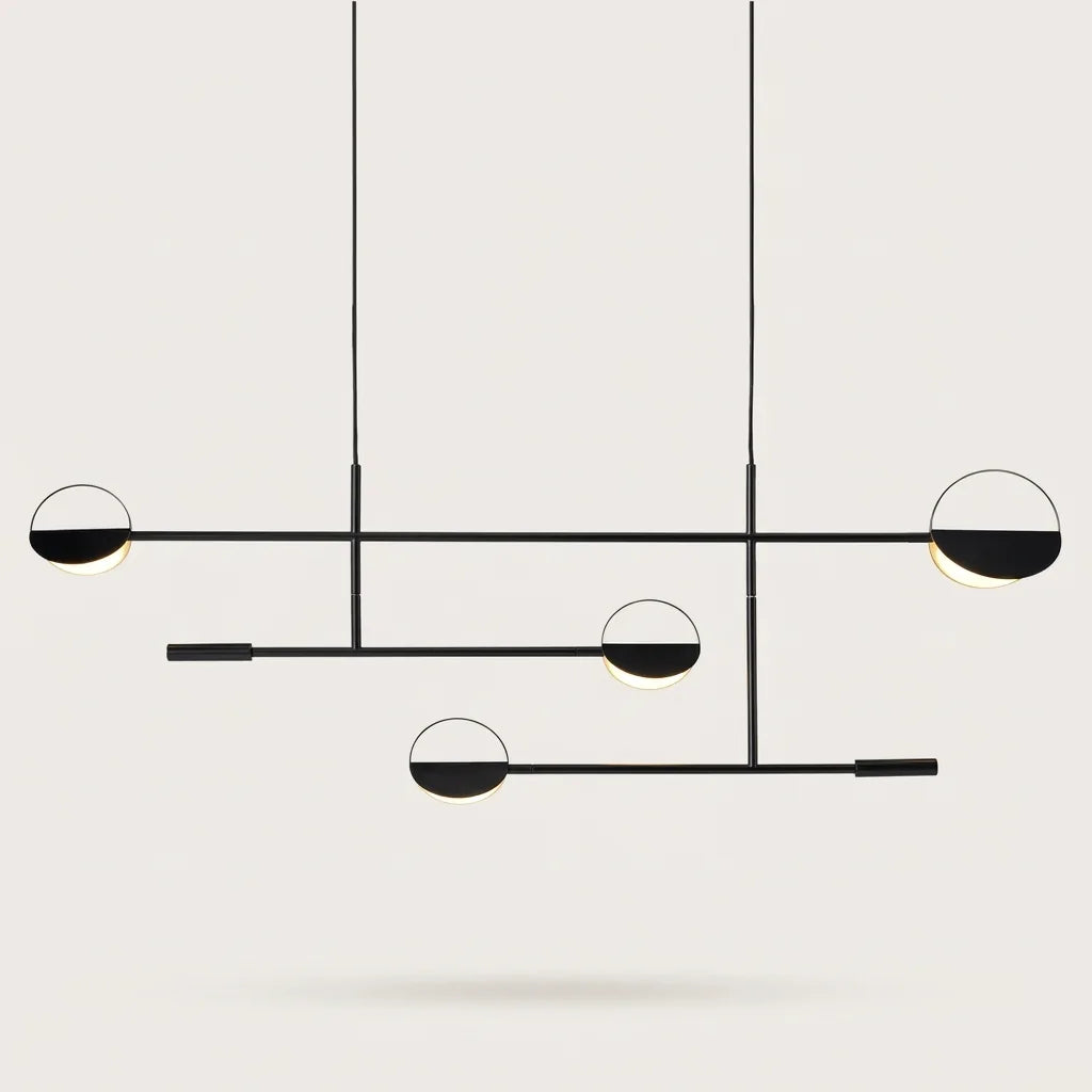 Suspension linéaire noire à quatre disques LED demi-lune