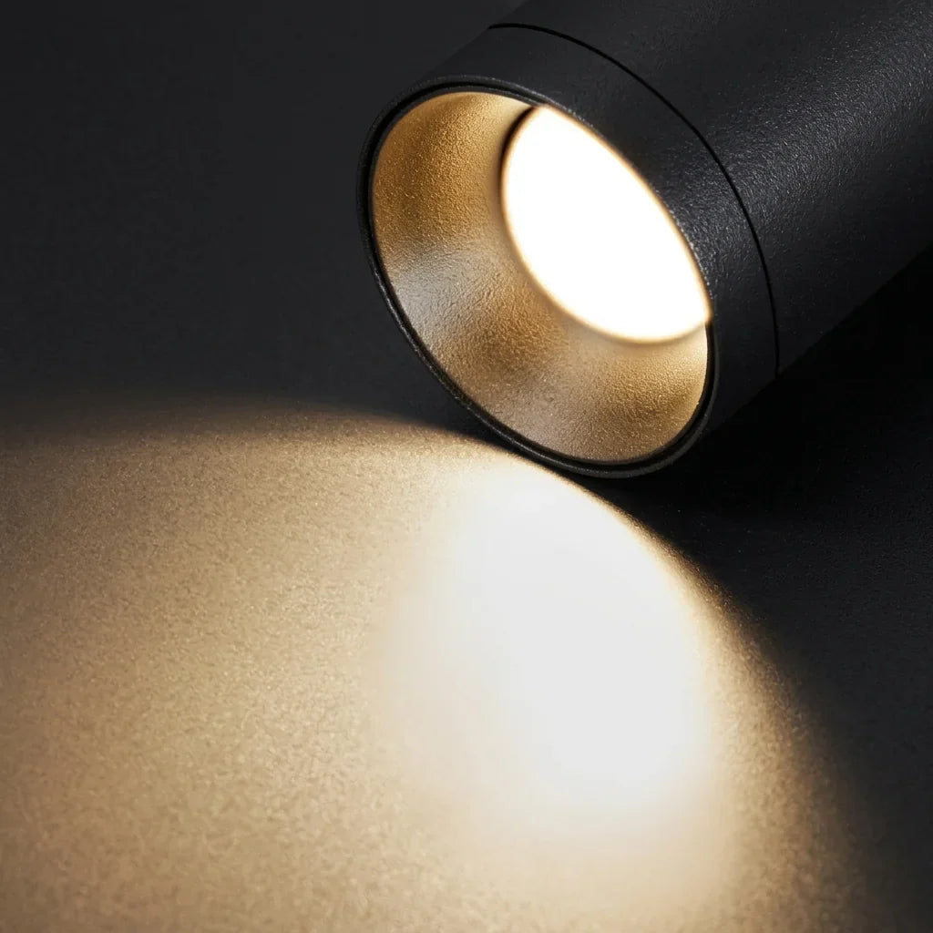 Source LED au bas du tube en gros plan