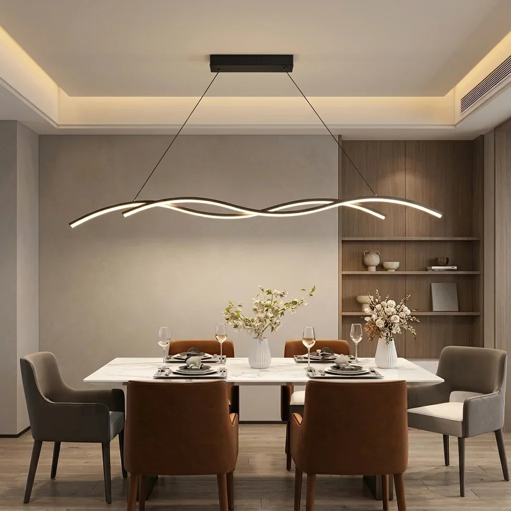 Suspension LED vague noire au-dessus d’une table en marbre