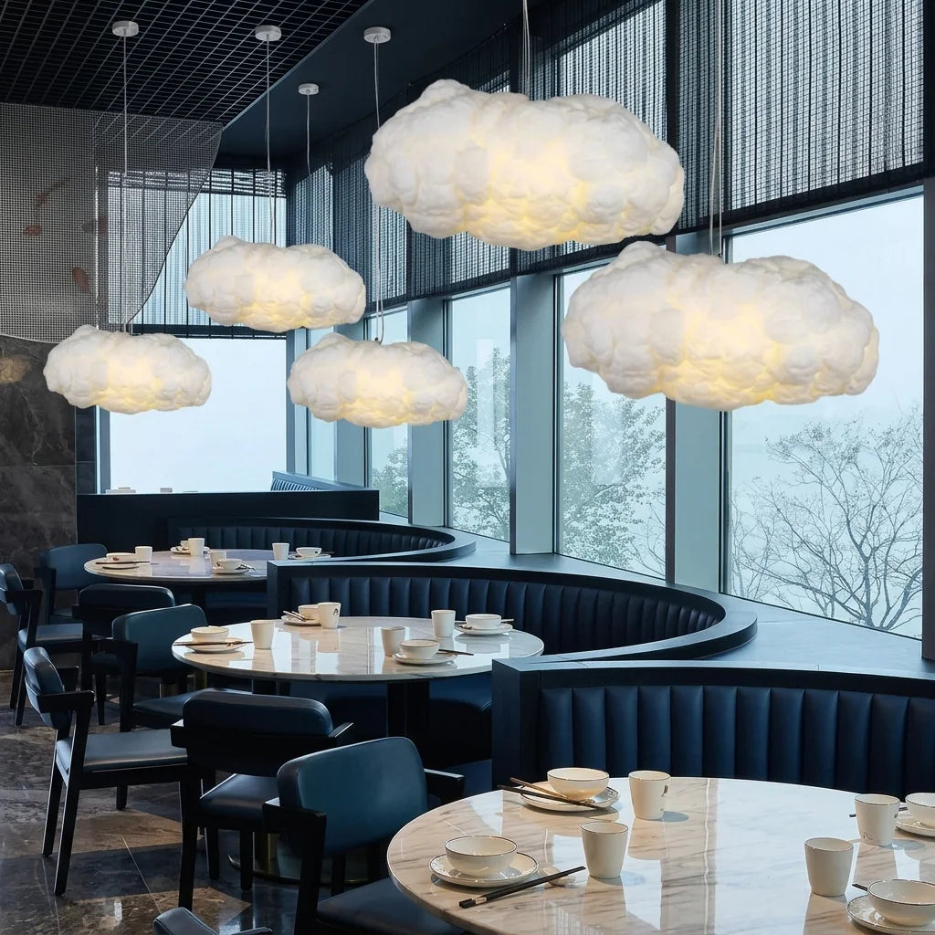 Suspensions nuage dans un restaurant panoramique