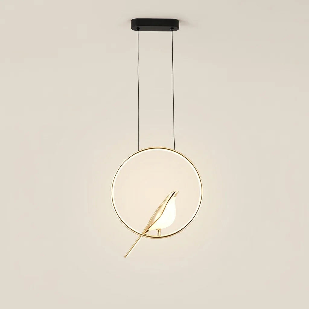 Suspension oiseau LED sur grand anneau rond doré, modèle C