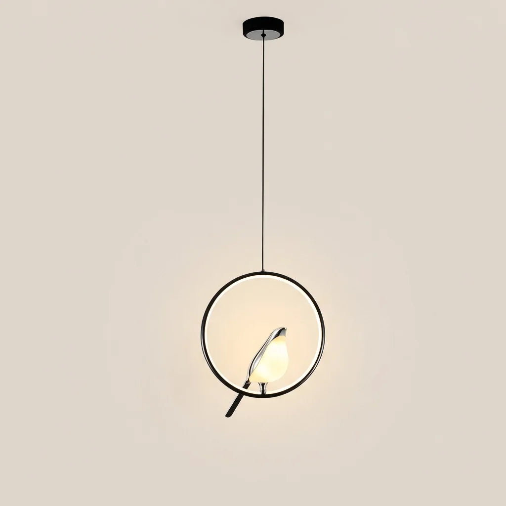 Suspension anneau rond noir et oiseau argenté, modèle B