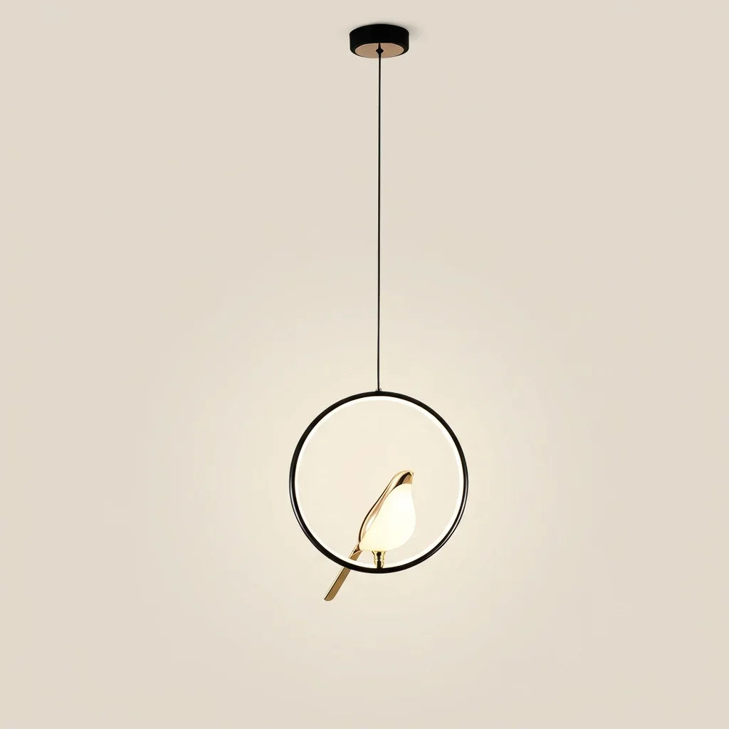 Suspension anneau rond noir et oiseau doré, modèle B