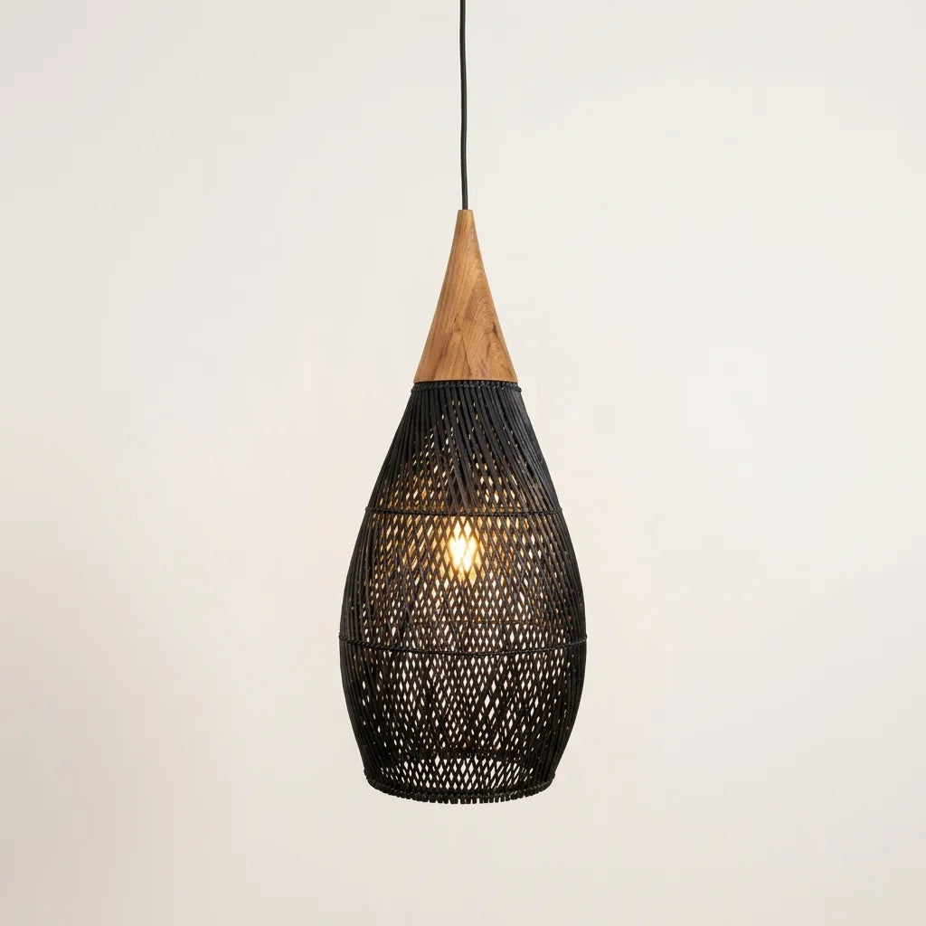 Suspension en rotin noir en forme de goutte