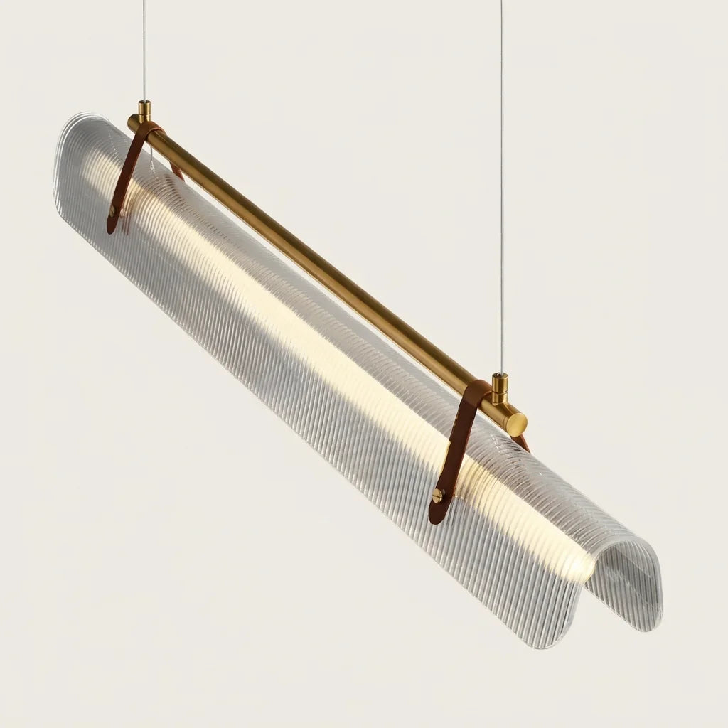 Suspension LED en tube d’acrylique cannelé, barre dorée et sangles en cuir
