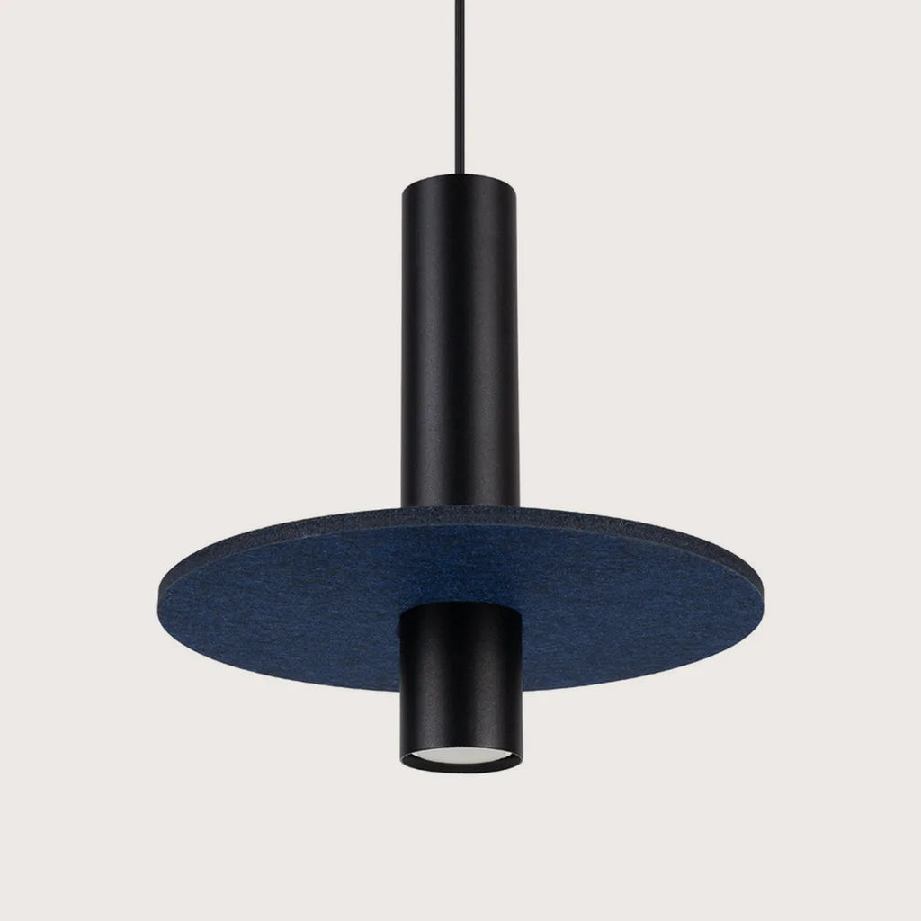 Suspension tube noir épais à disque de feutre, coloris bleu marine et noir