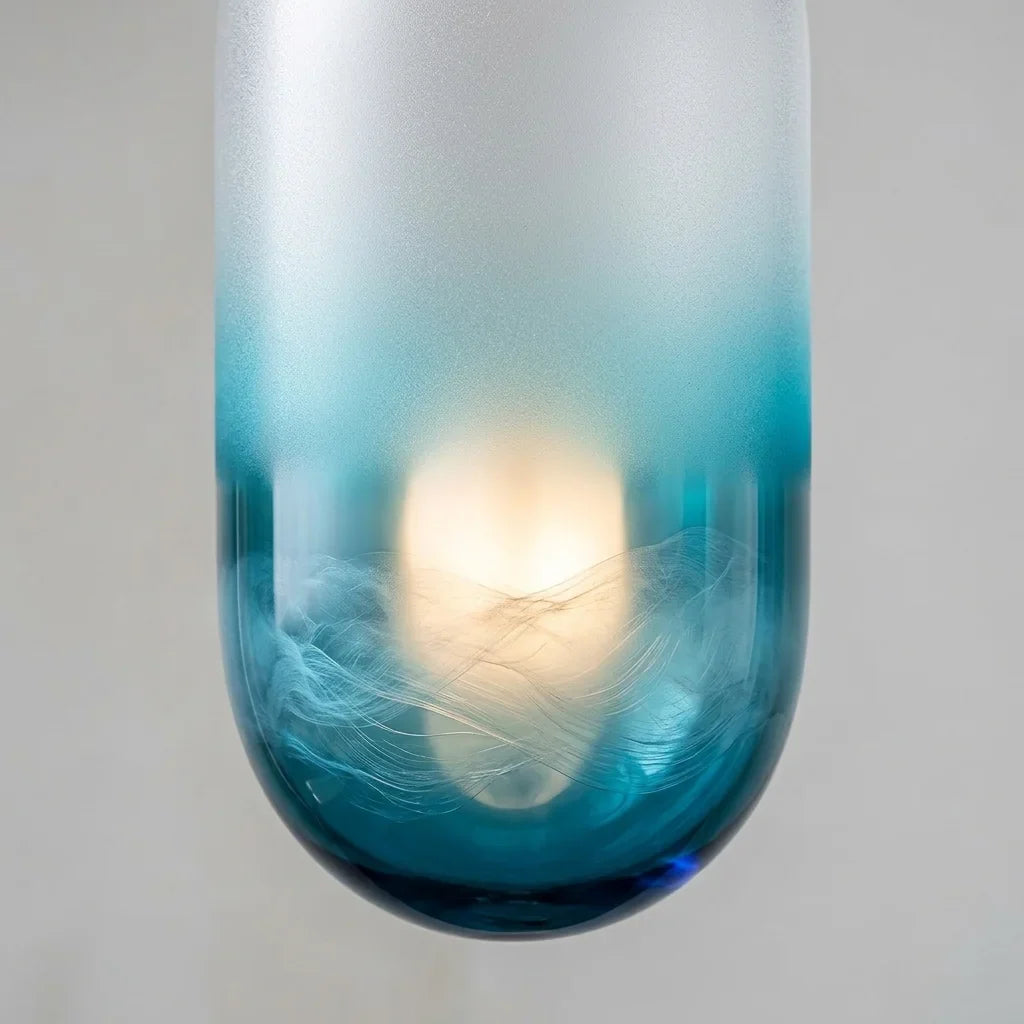 Dégradé bleu lagon du verre soufflé vu de près