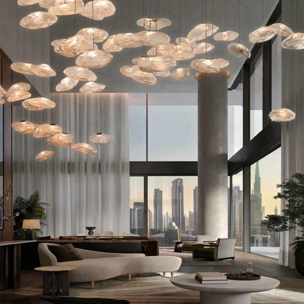 Installation de suspensions galet dans un salon en double hauteur