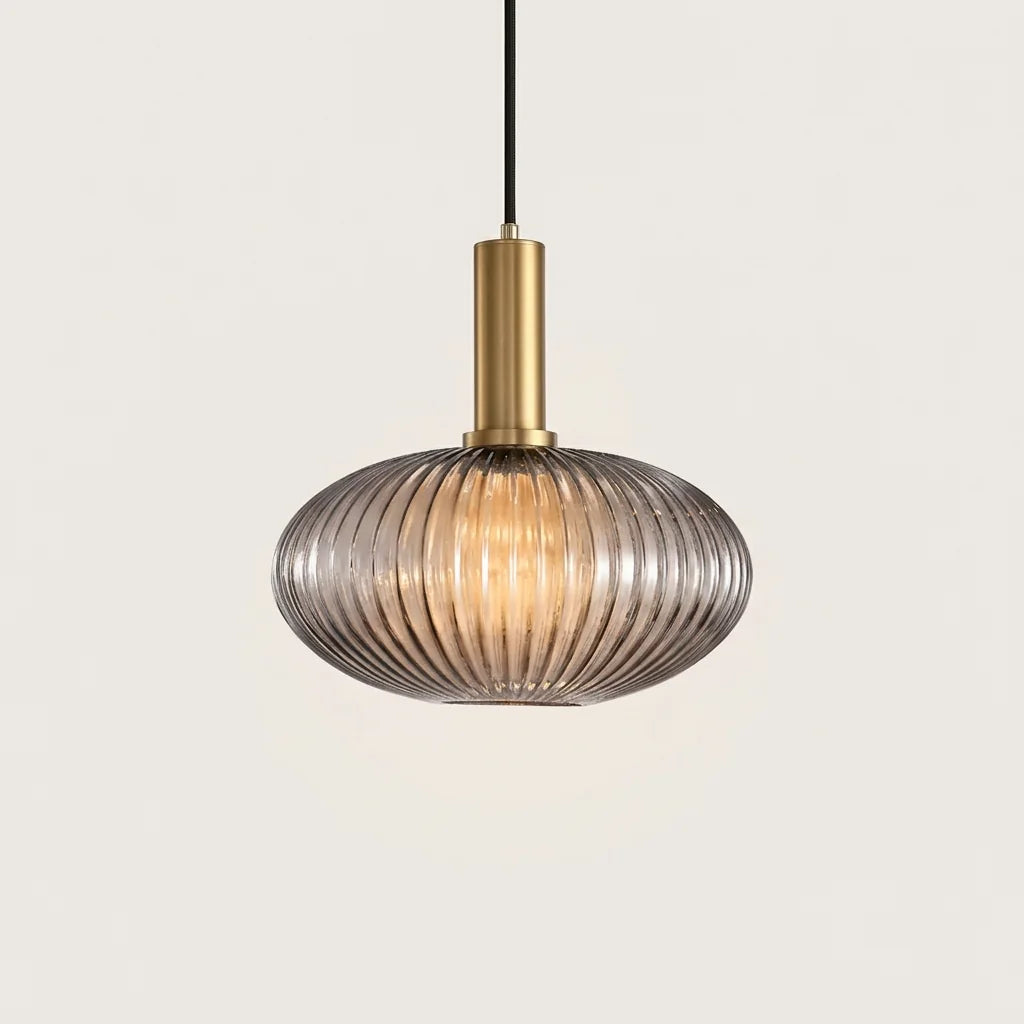 Grande suspension globe aplati en verre strié gris fumé