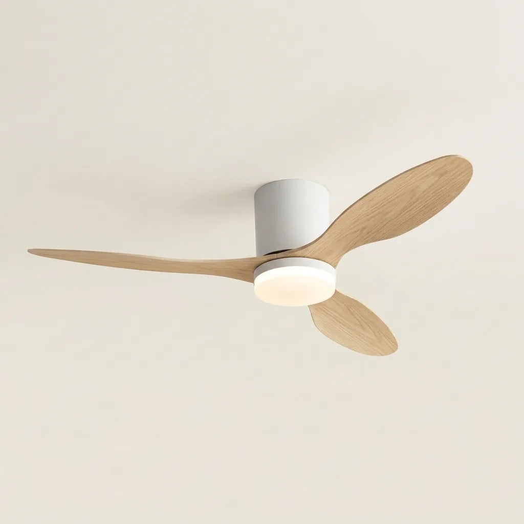 Ventilateur de plafond blanc à pales bois clair